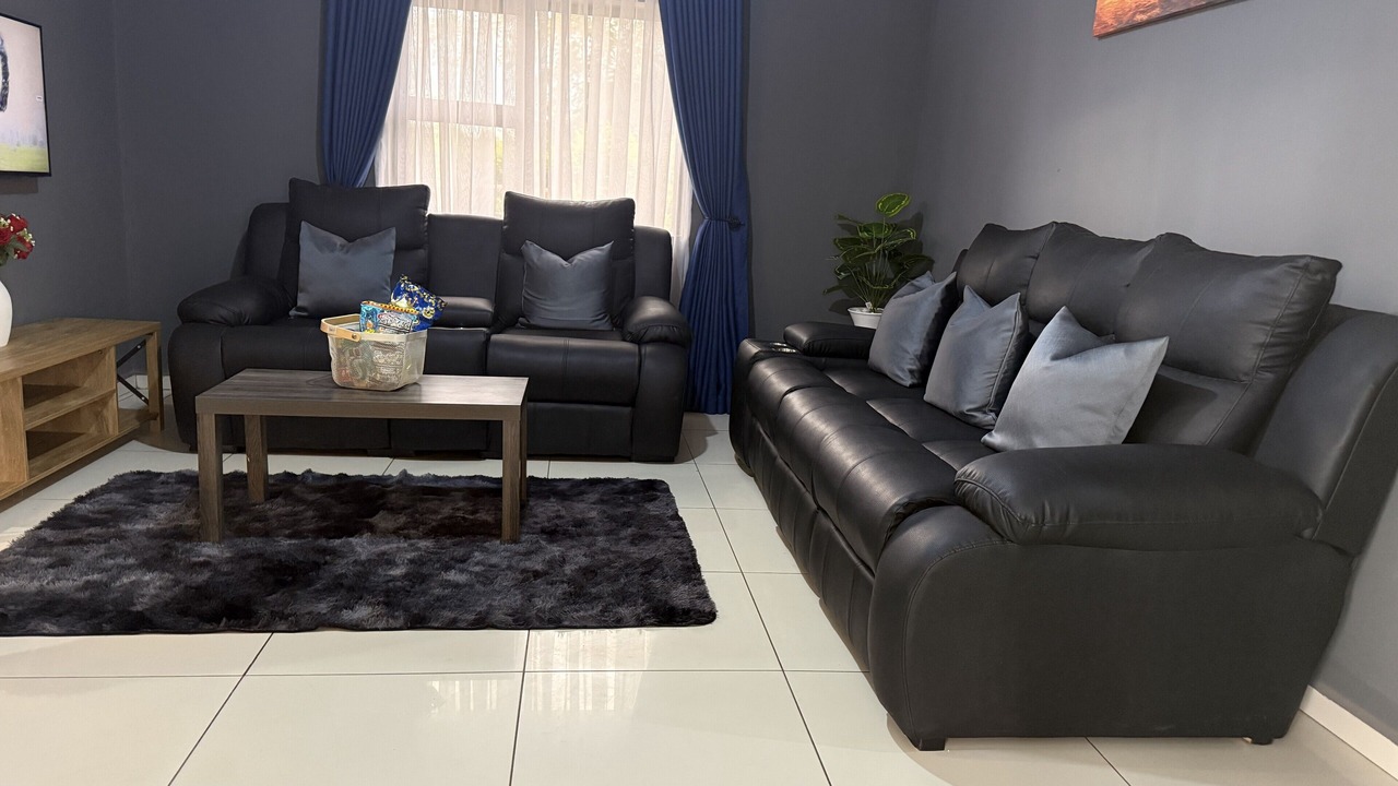 Photo of Livingroom in Harare East