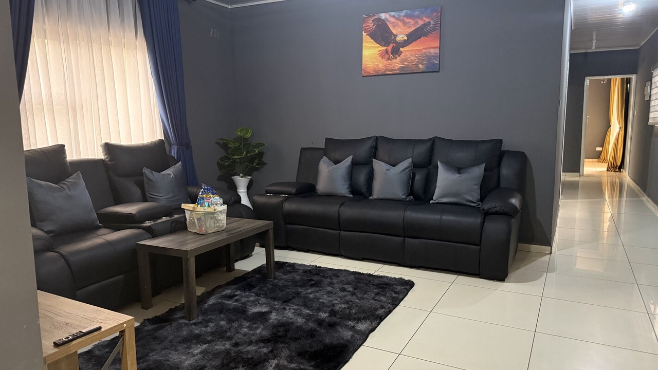 Photo of Livingroom in Harare East