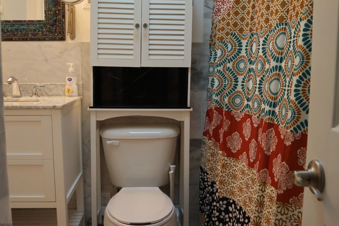 Photo of Bathroom in Bayshore Gardens