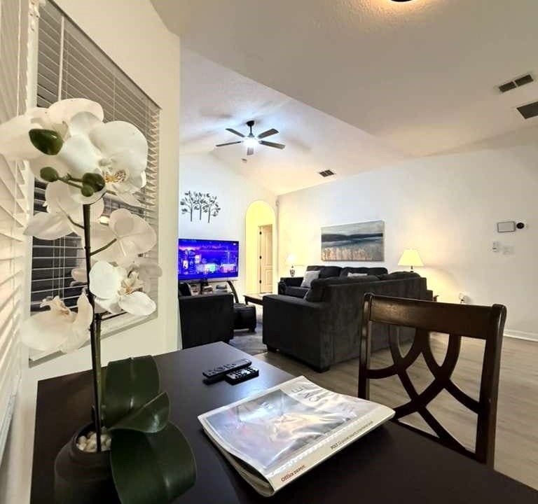 Photo of Bedroom in Lindfields
