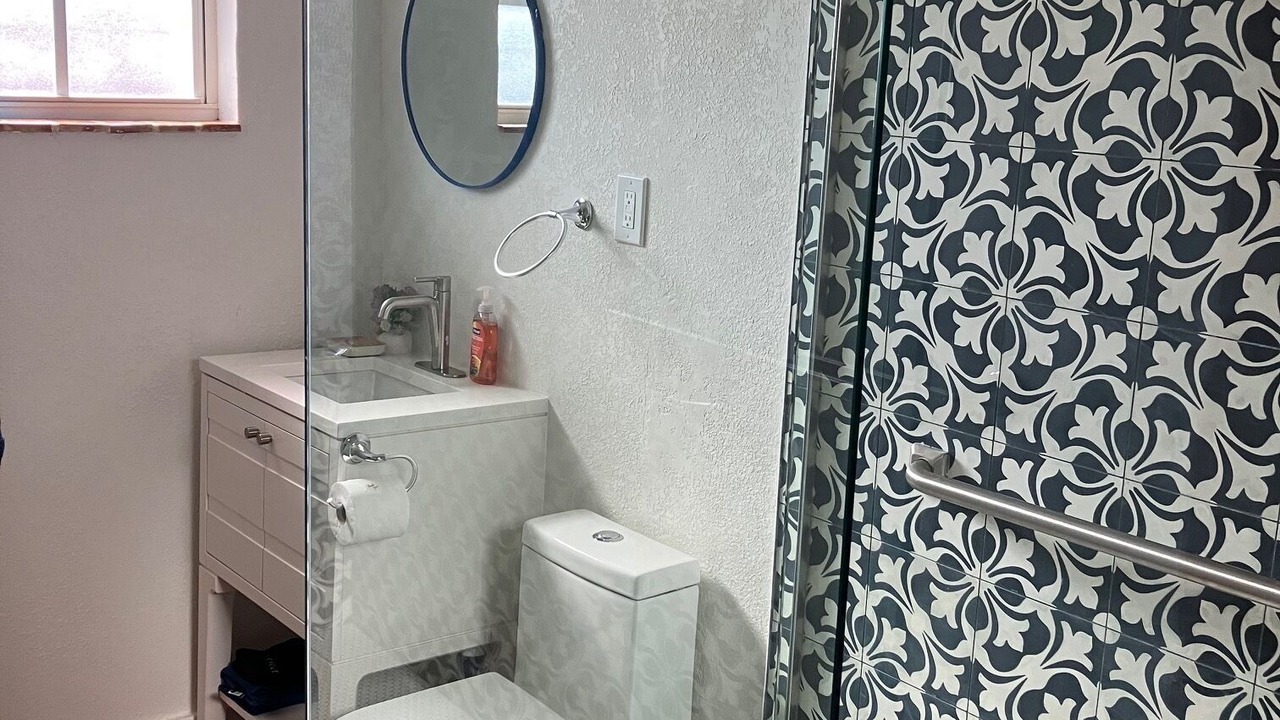 Photo of Bathroom in Cape Caneveral Beach Gardens