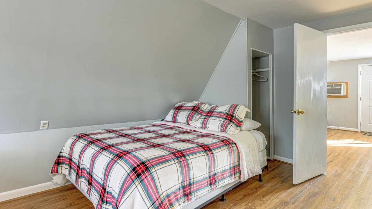 Photo of Bedroom in Waynesville
