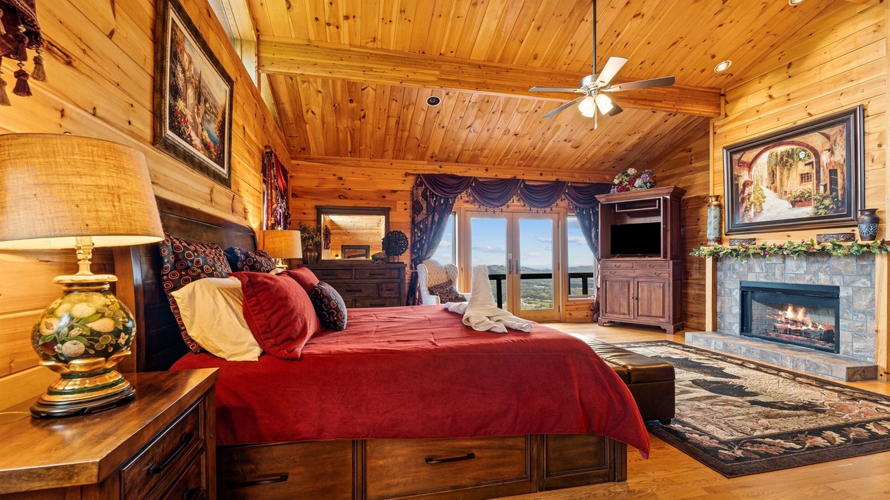 Photo of Bedroom in Wears Valley