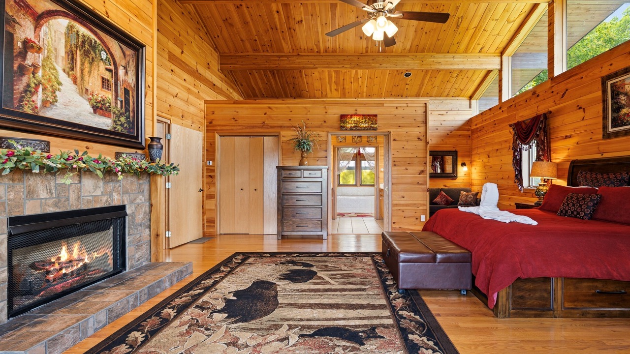 Photo of Bedroom in Wears Valley