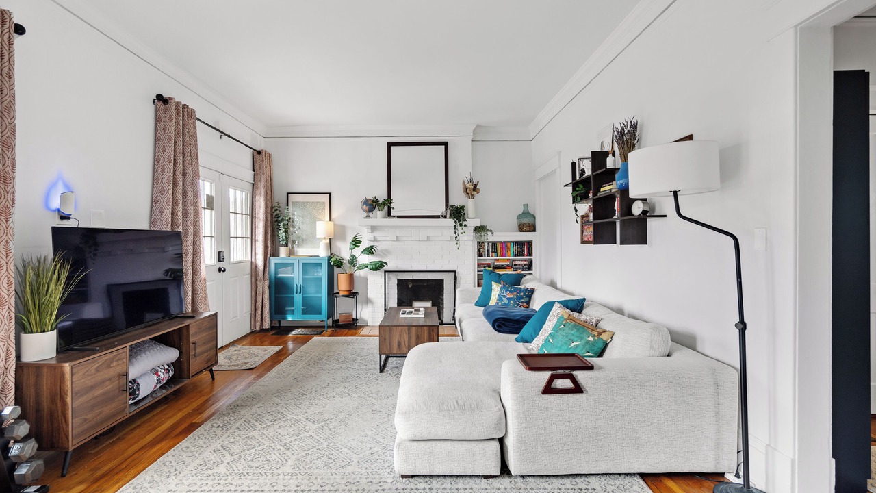 Photo of Livingroom in Virginia Highland