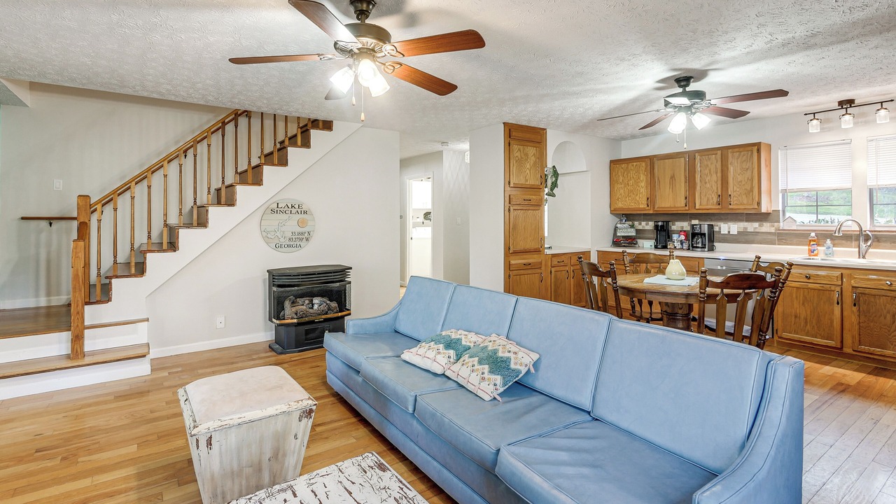 Photo of Livingroom in Eatonton