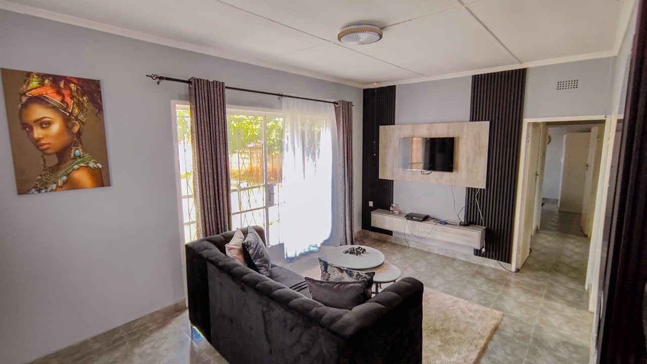 Photo of Livingroom in Harare