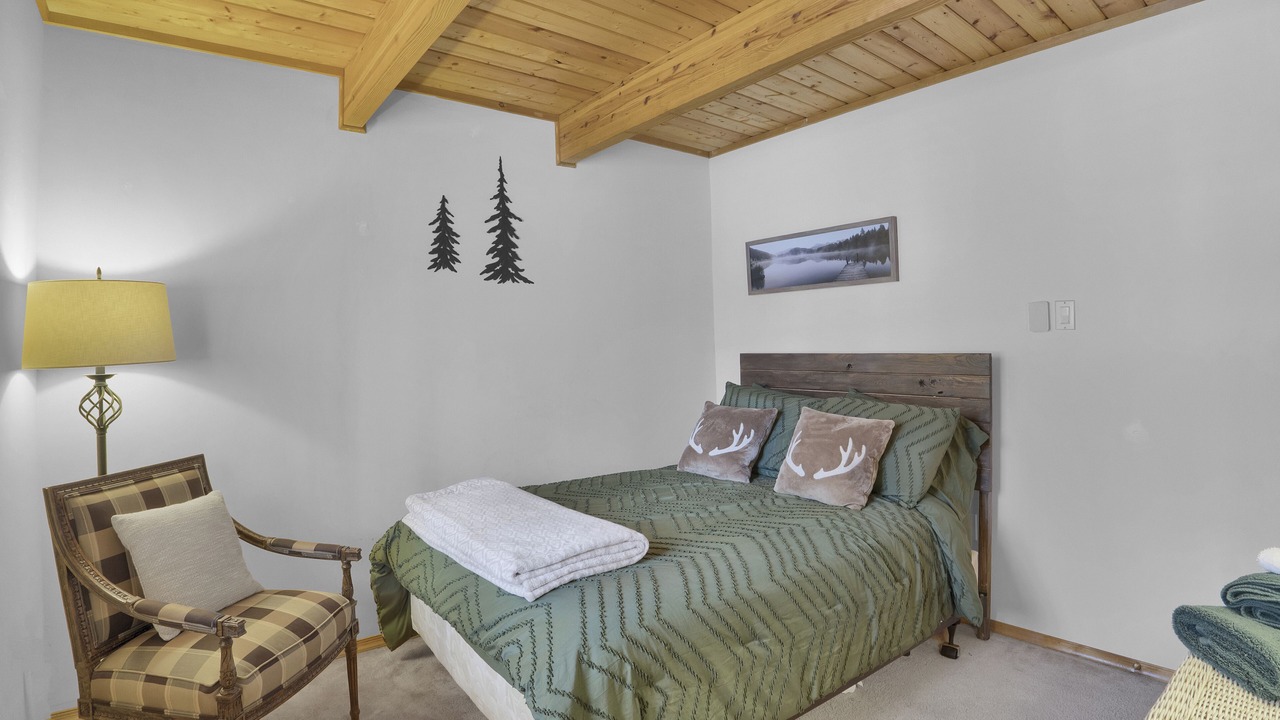 Photo of Bedroom in Pocono Lake