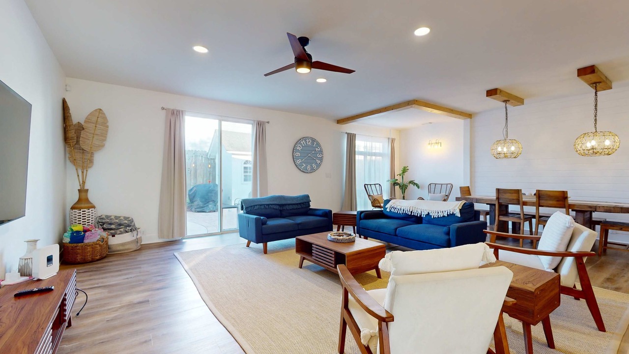 Photo of Livingroom in Avalon Beach Estates
