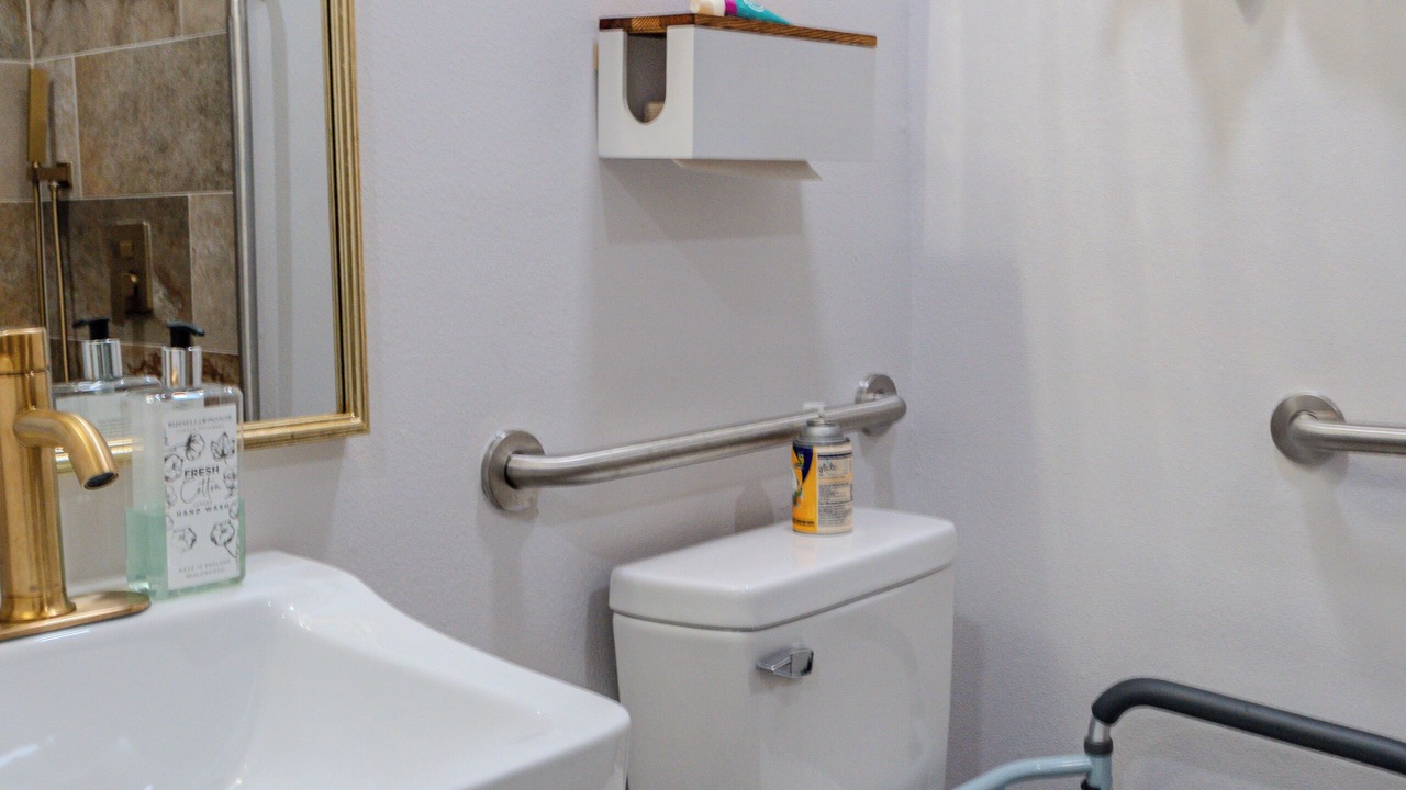 Photo of Bathroom in Richmond Heights