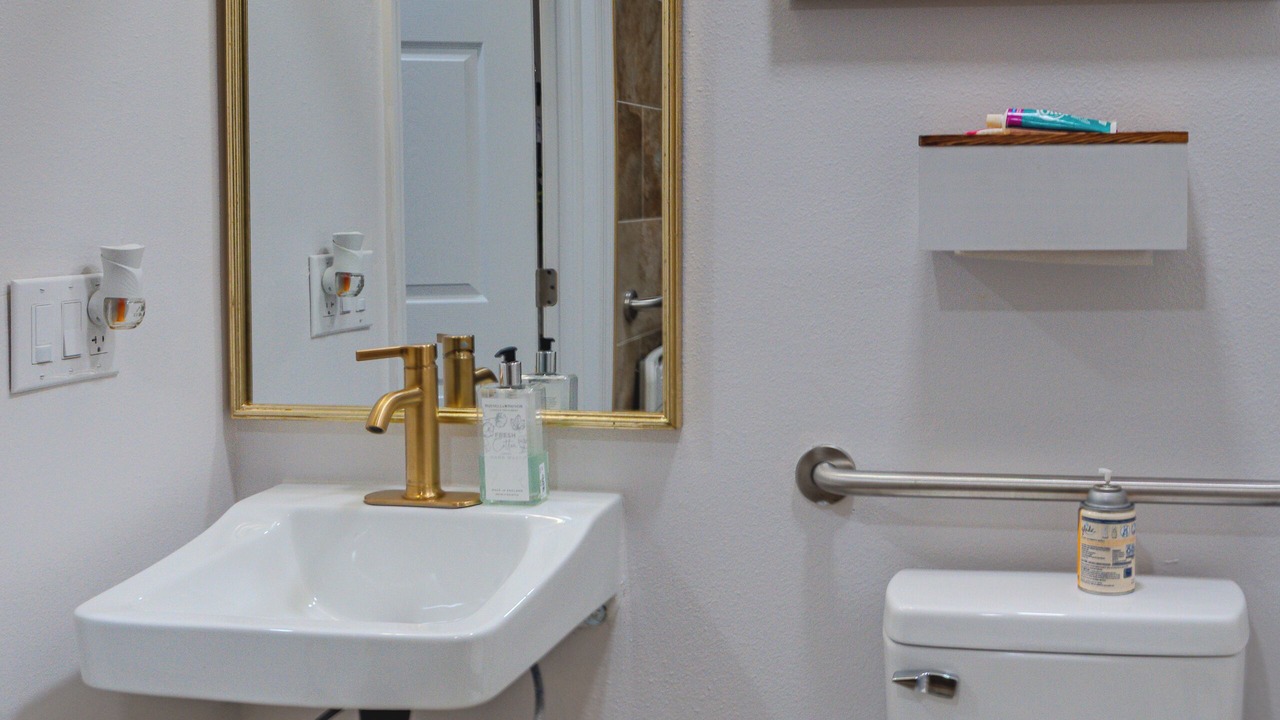 Photo of Bathroom in Richmond Heights