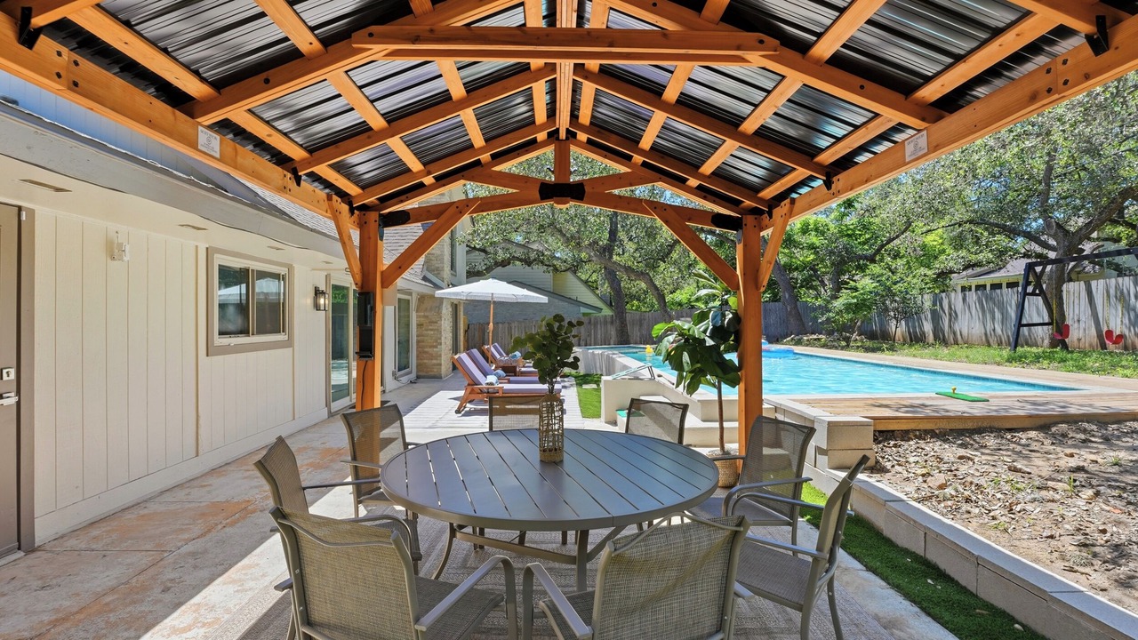 Photo of Outdoor in Vance Jackson