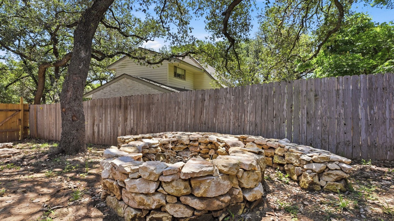 Photo of Outdoor in Vance Jackson