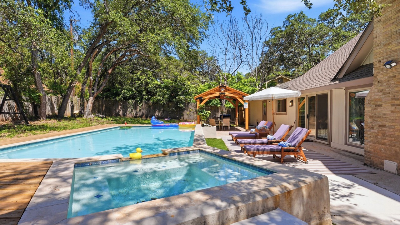 Photo of Outdoor in Vance Jackson