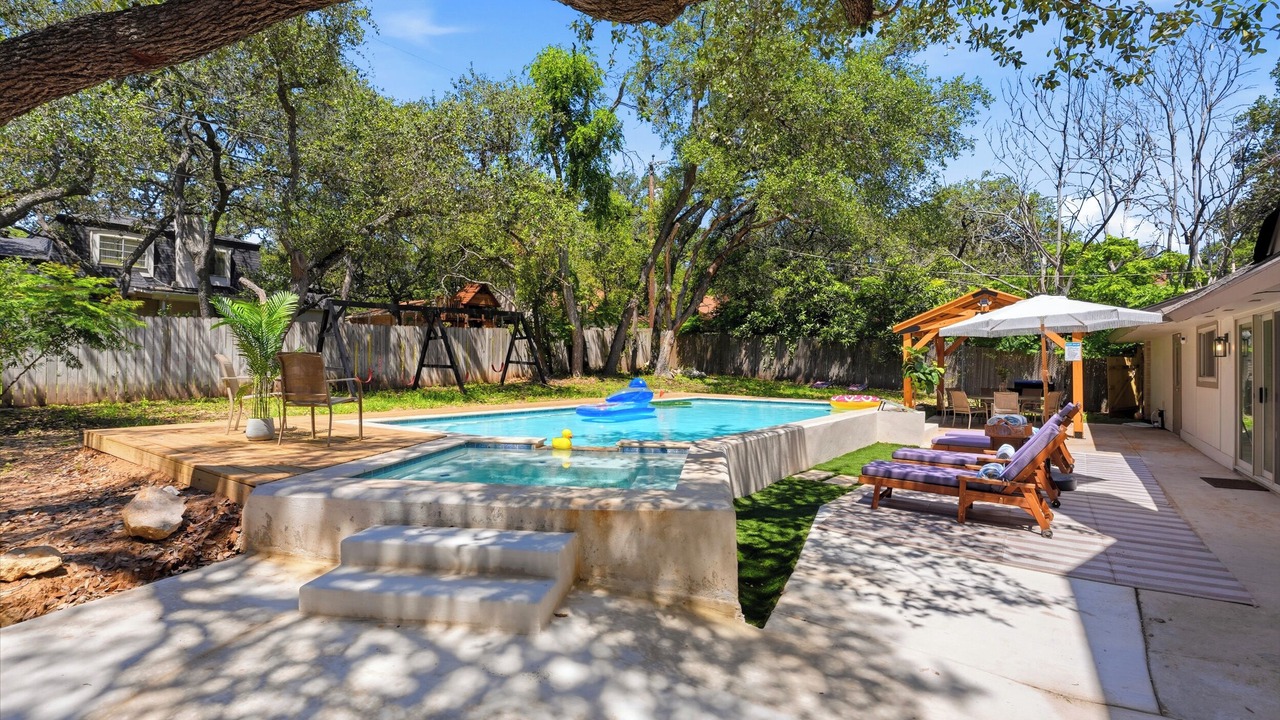 Photo of Outdoor in Vance Jackson