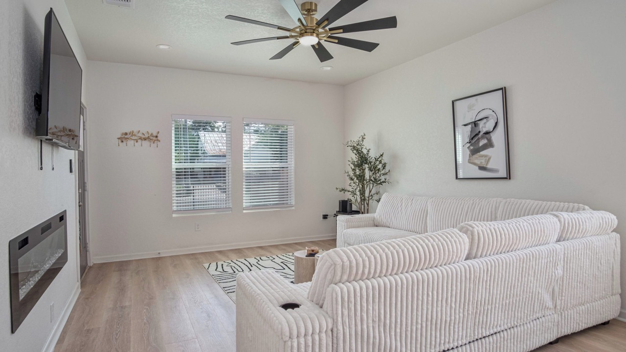 Photo of Livingroom in Arena District