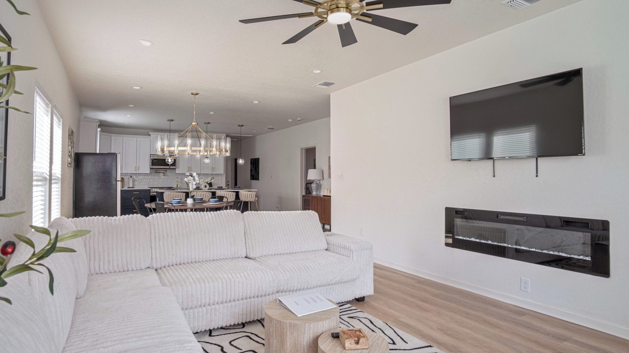 Photo of Livingroom in Arena District
