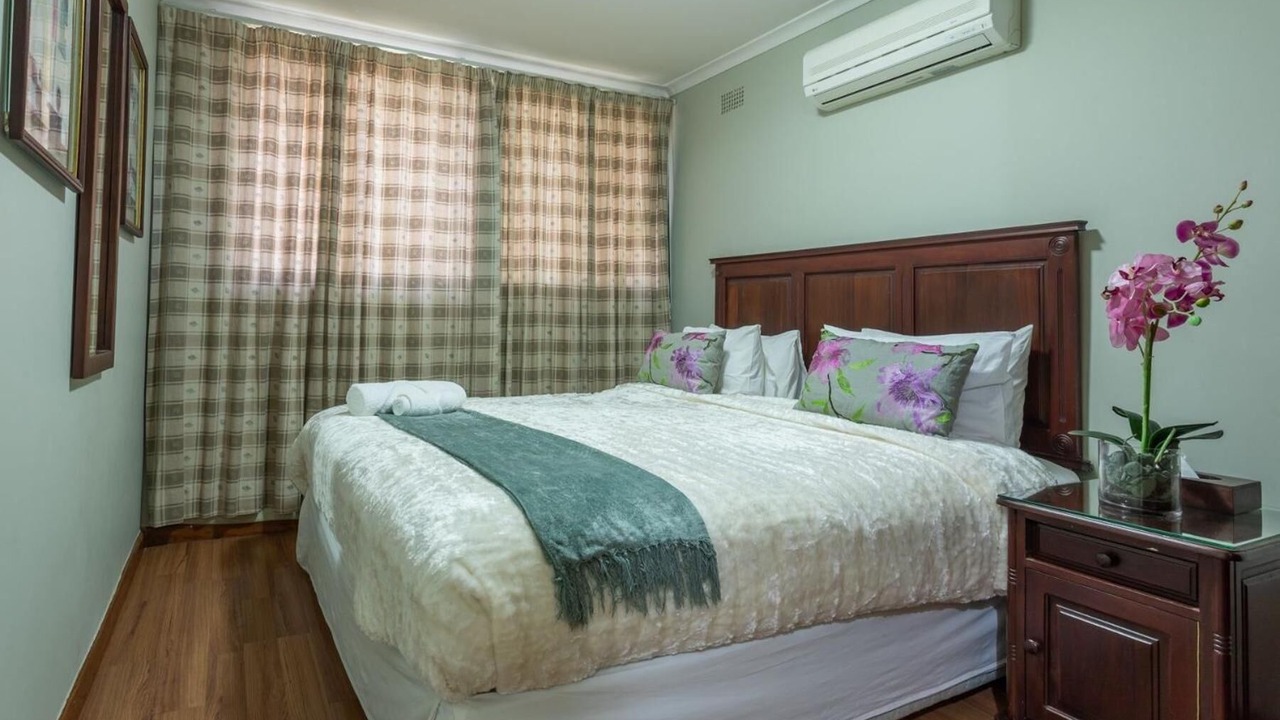 Photo of Bedroom in Cathedral Hill