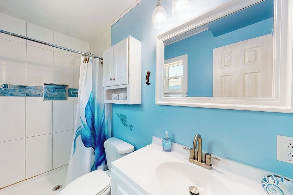 Photo of Bathroom in Bayshore Gardens