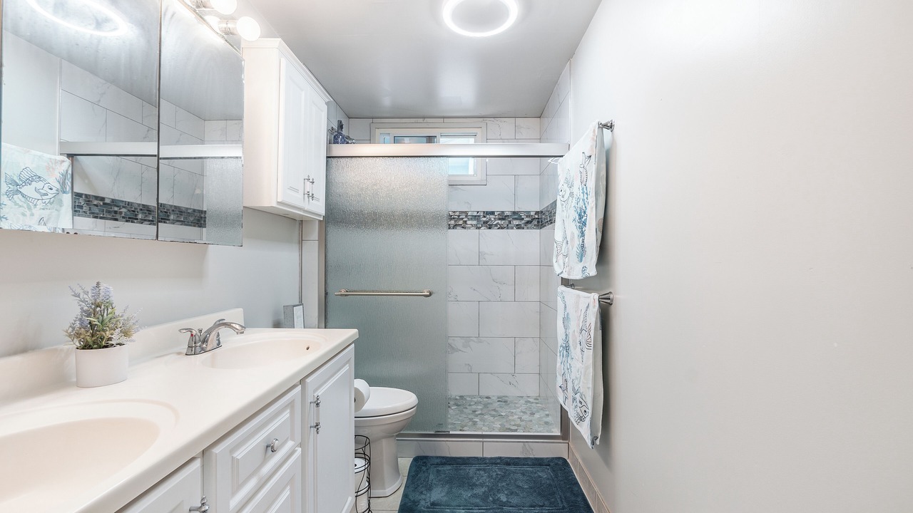 Photo of Bathroom in Keolu Hills