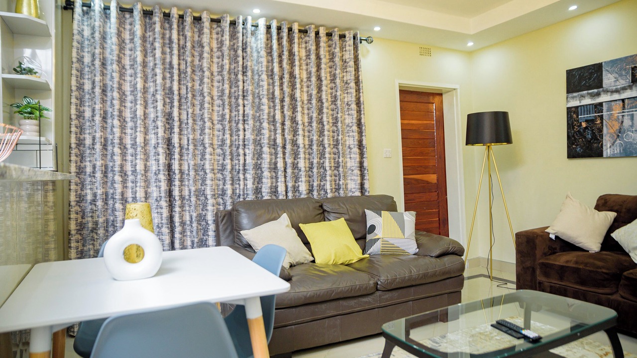 Photo of Livingroom in Harare East