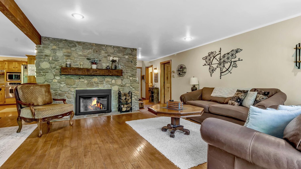 Photo of Livingroom in Ellicottville