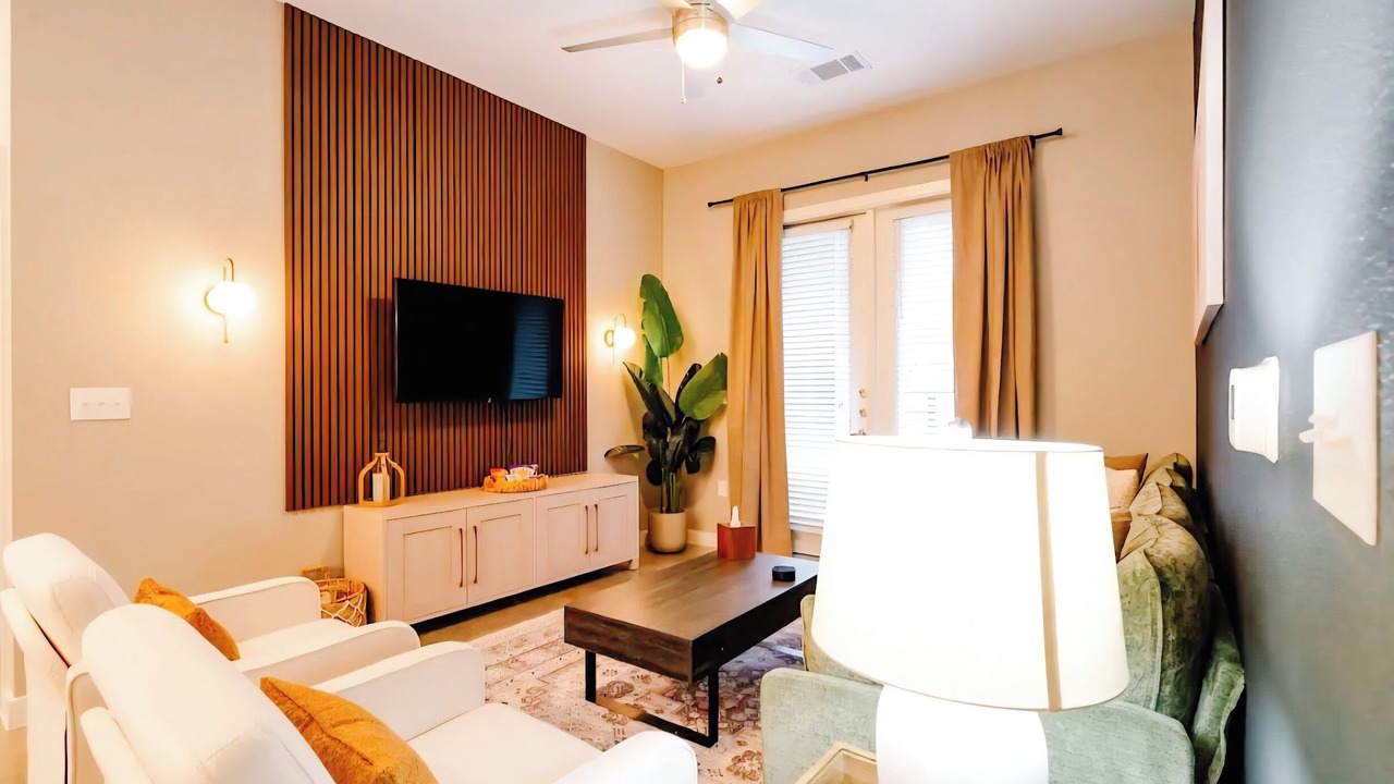 Photo of Livingroom in Tobin Hill