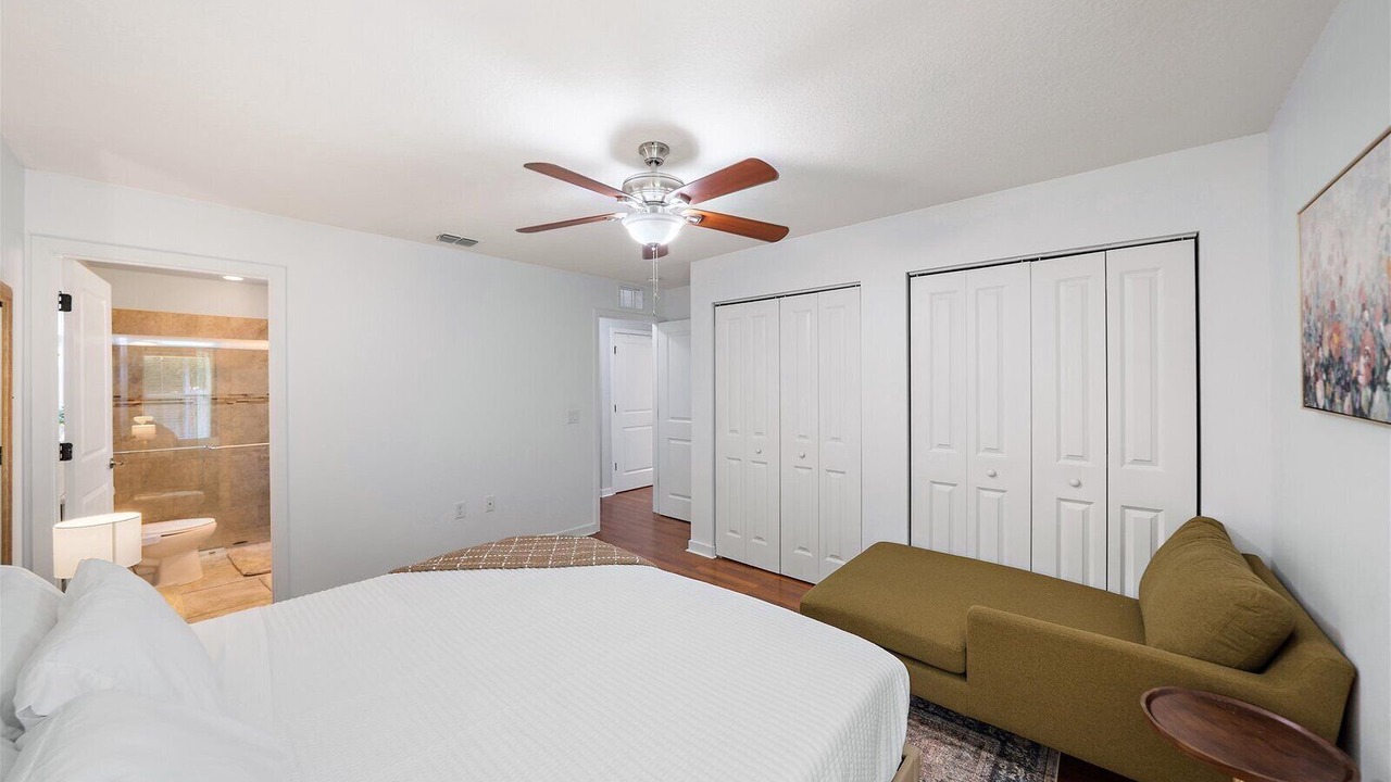 Photo of Bedroom in Newtown