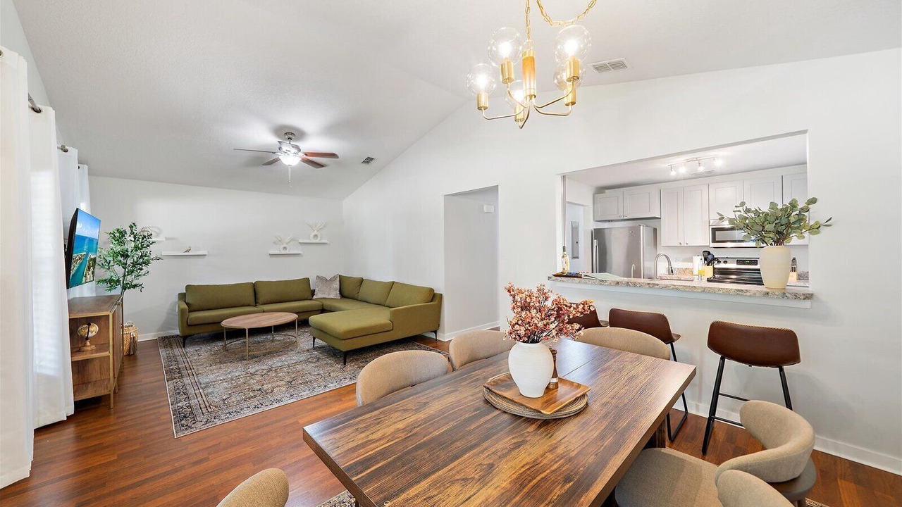 Photo of Livingroom in Newtown