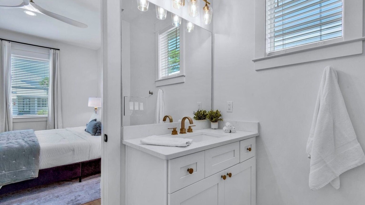 Photo of Bedroom in Miramar Beach