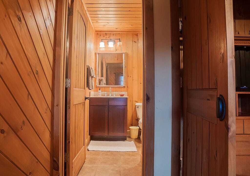 Photo of Bathroom in Sugar Grove