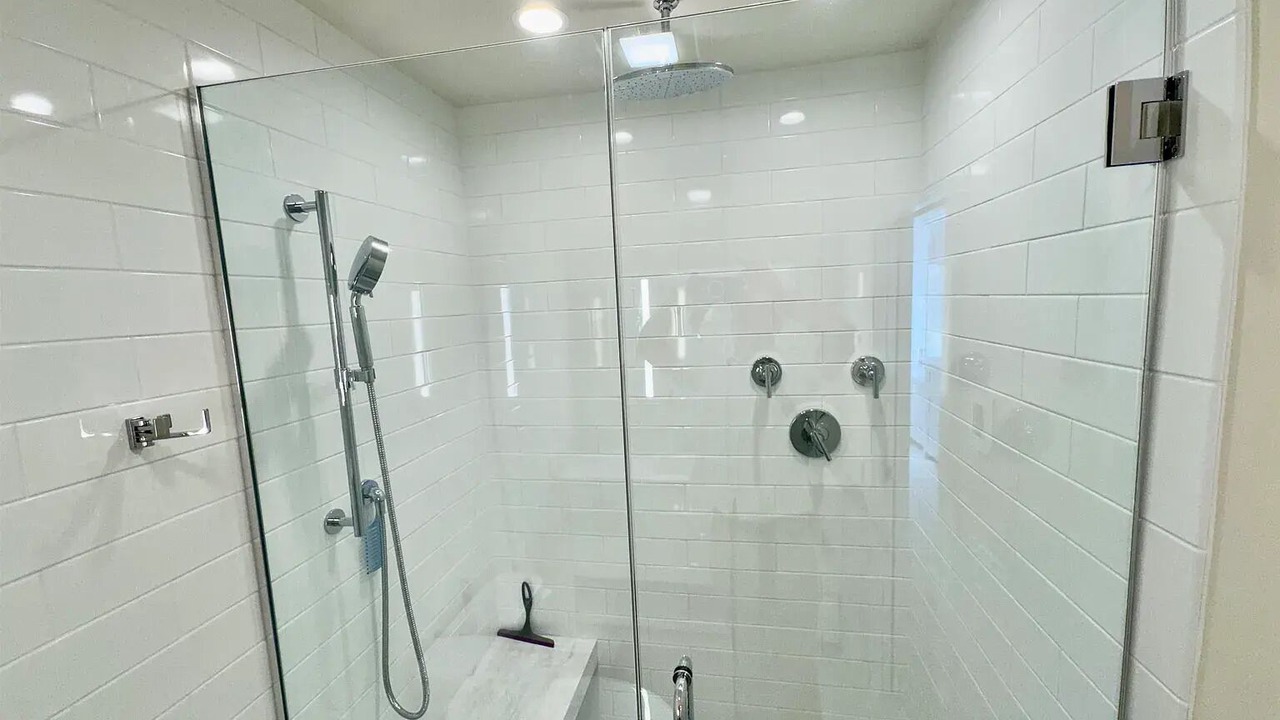 Photo of Bathroom in Warren