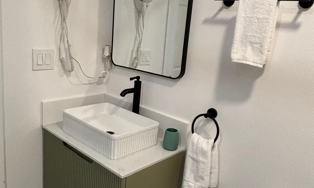 Photo of Bathroom in Gulf Gate Estates