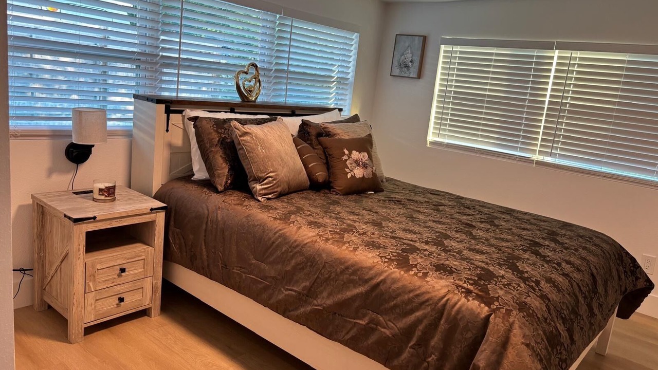 Photo of Bedroom in Gulf Gate Estates