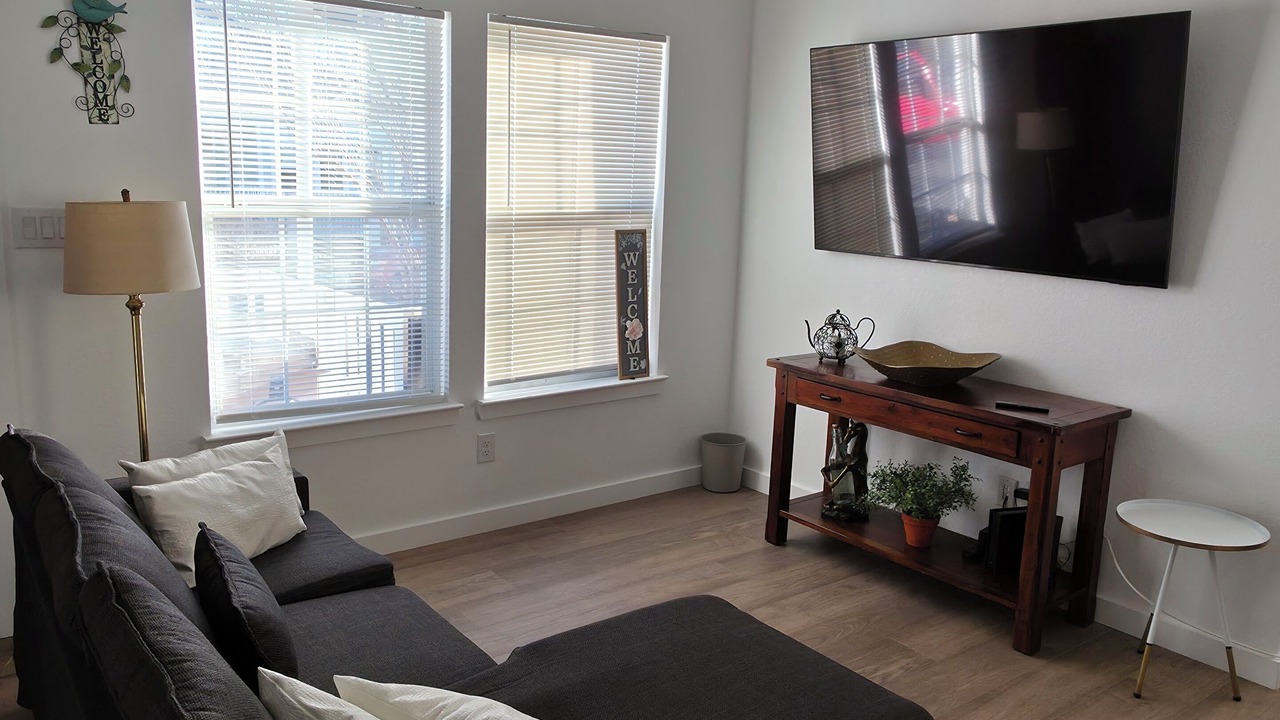 Photo of Livingroom in Near East Side