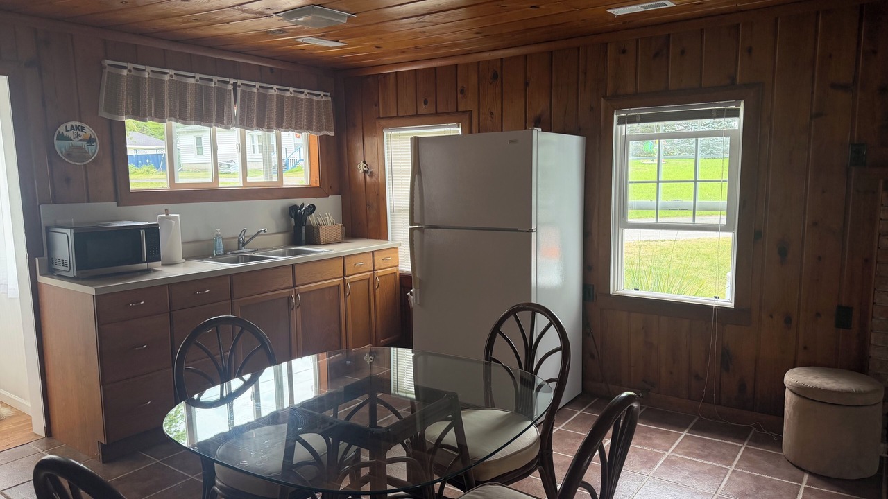 Photo of Kitchen in White Cloud