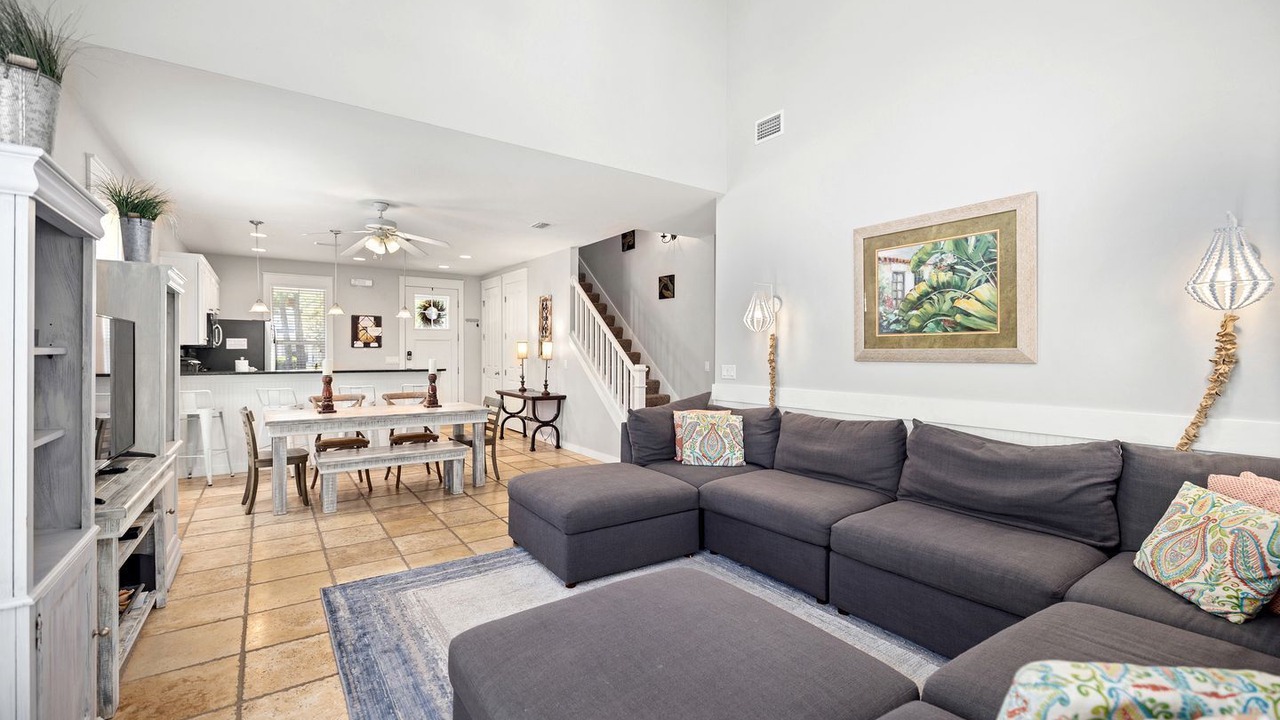 Photo of Livingroom in Laurel Grove