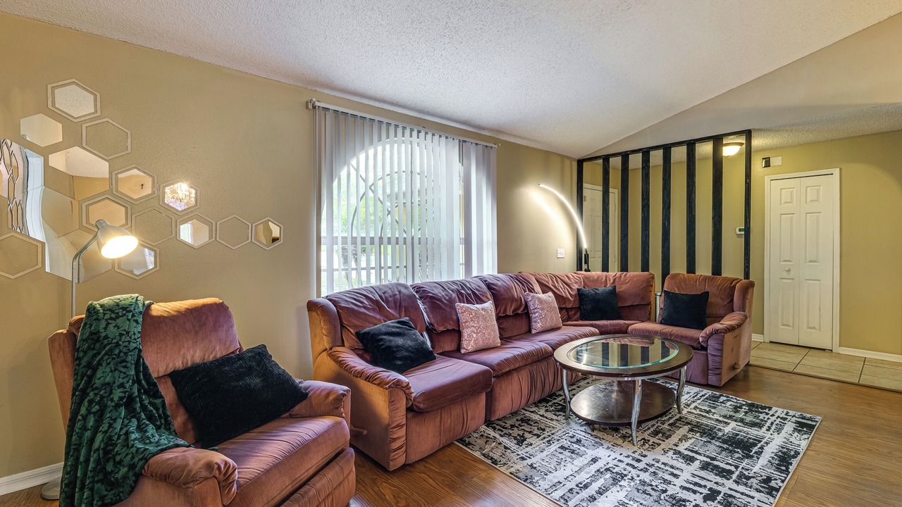 Photo of Livingroom in Sunridge Woods