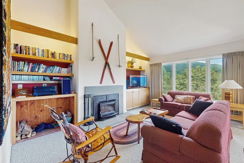 Photo of Livingroom in Warren