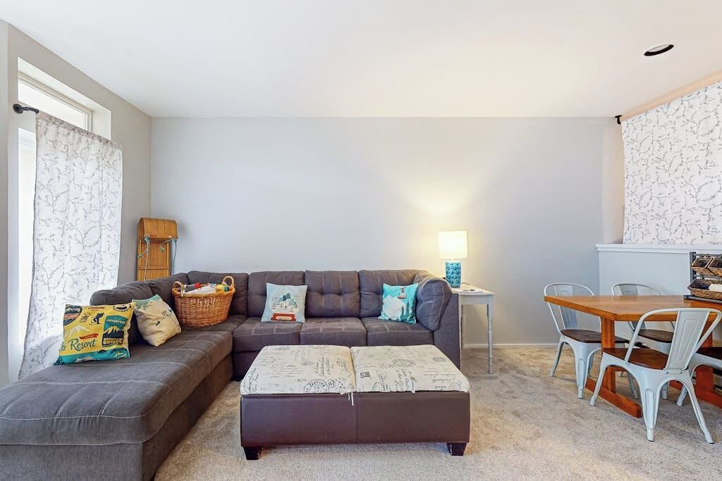 Photo of Livingroom in Warren