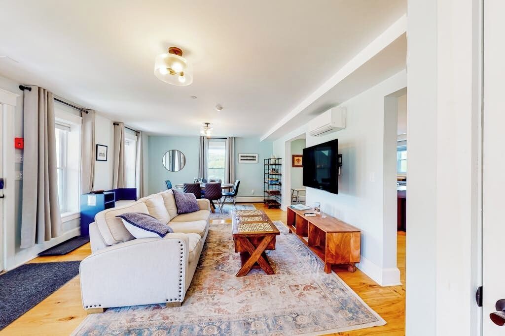 Photo of Livingroom in Waterbury Center