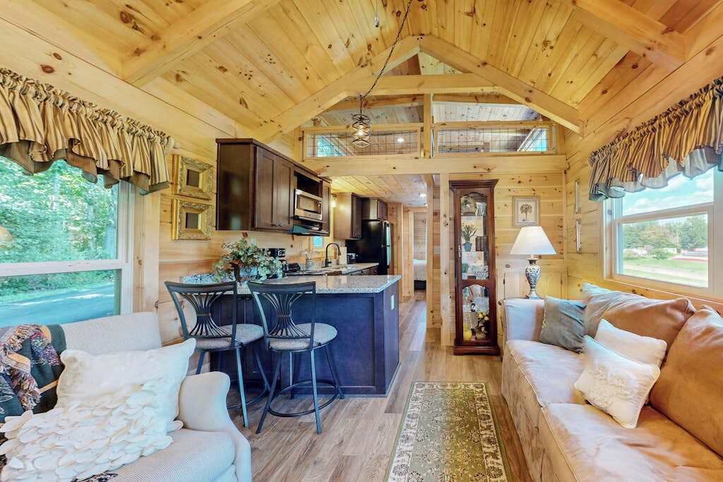 Photo of Livingroom in Mars Hill