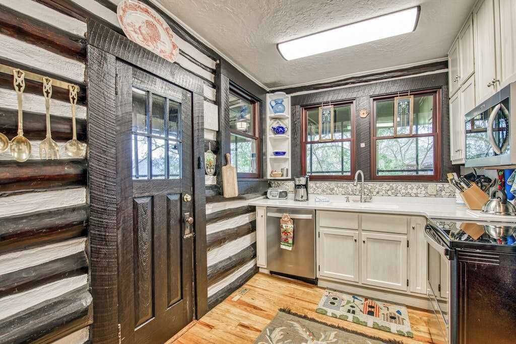 Photo of Kitchen in Lake Junaluska