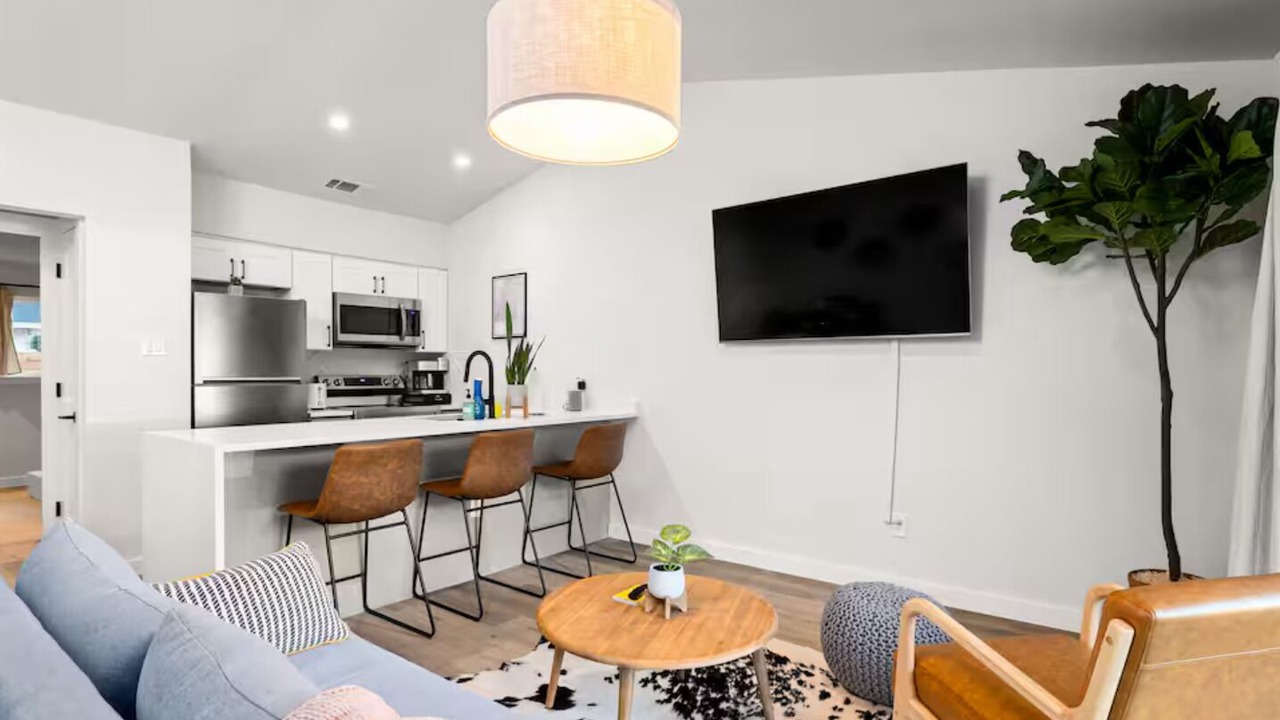 Photo of Livingroom in Barton Hills