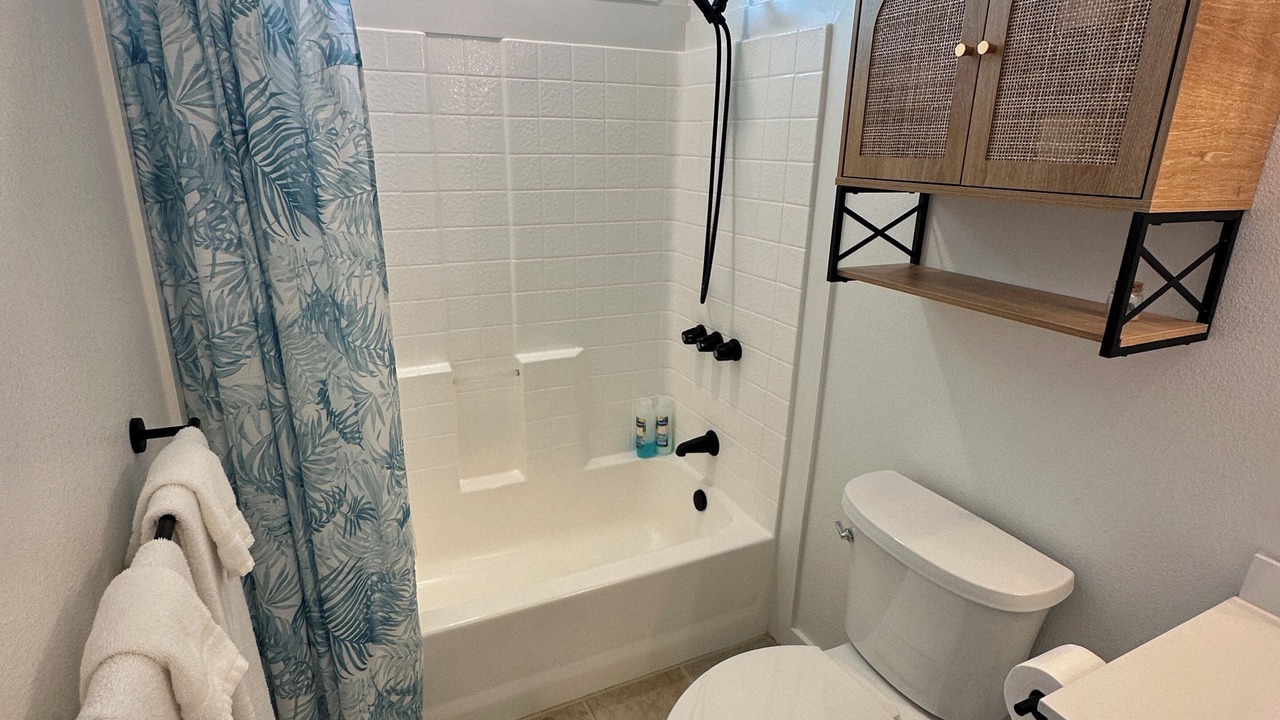 Photo of Bathroom in Punaluu
