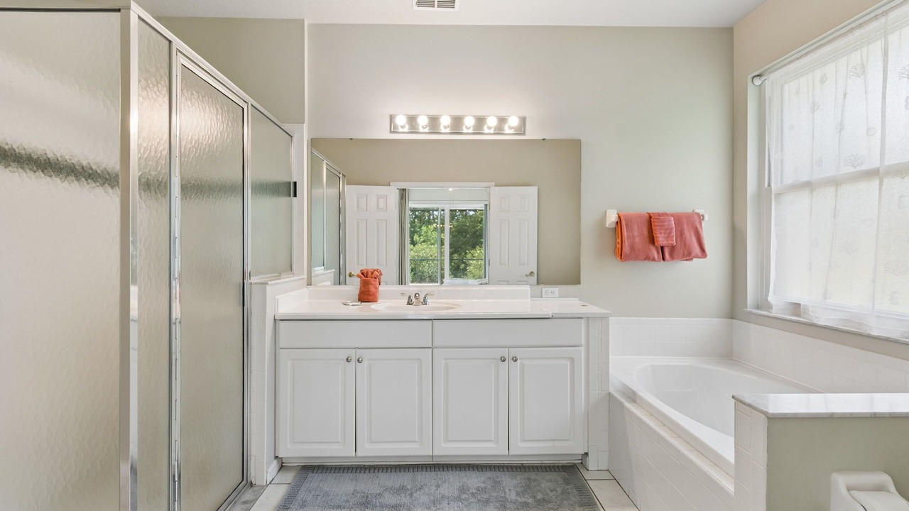 Photo of Bathroom in Sunset Lakes