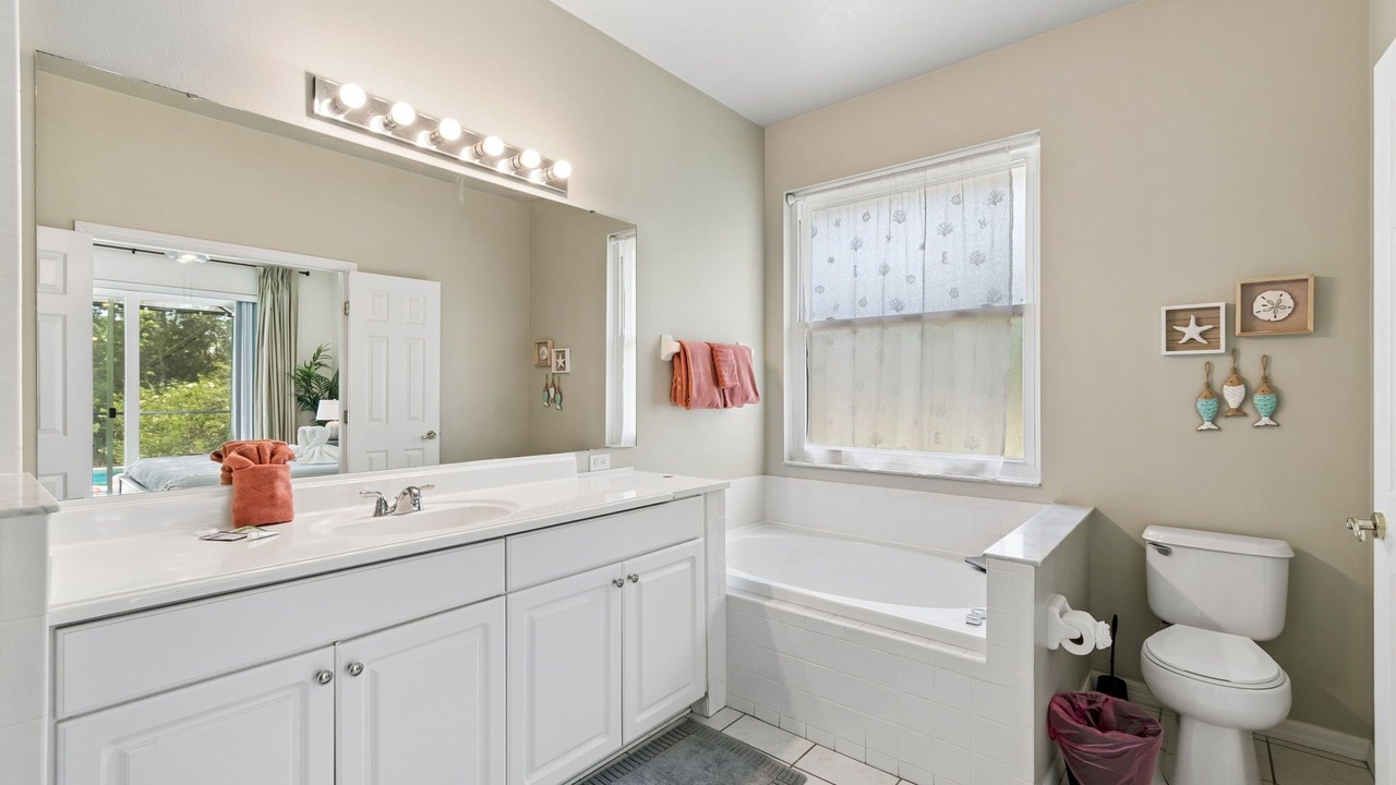 Photo of Bathroom in Sunset Lakes