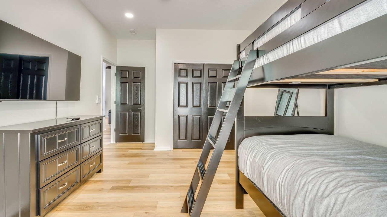 Photo of Bedroom in Lindfields