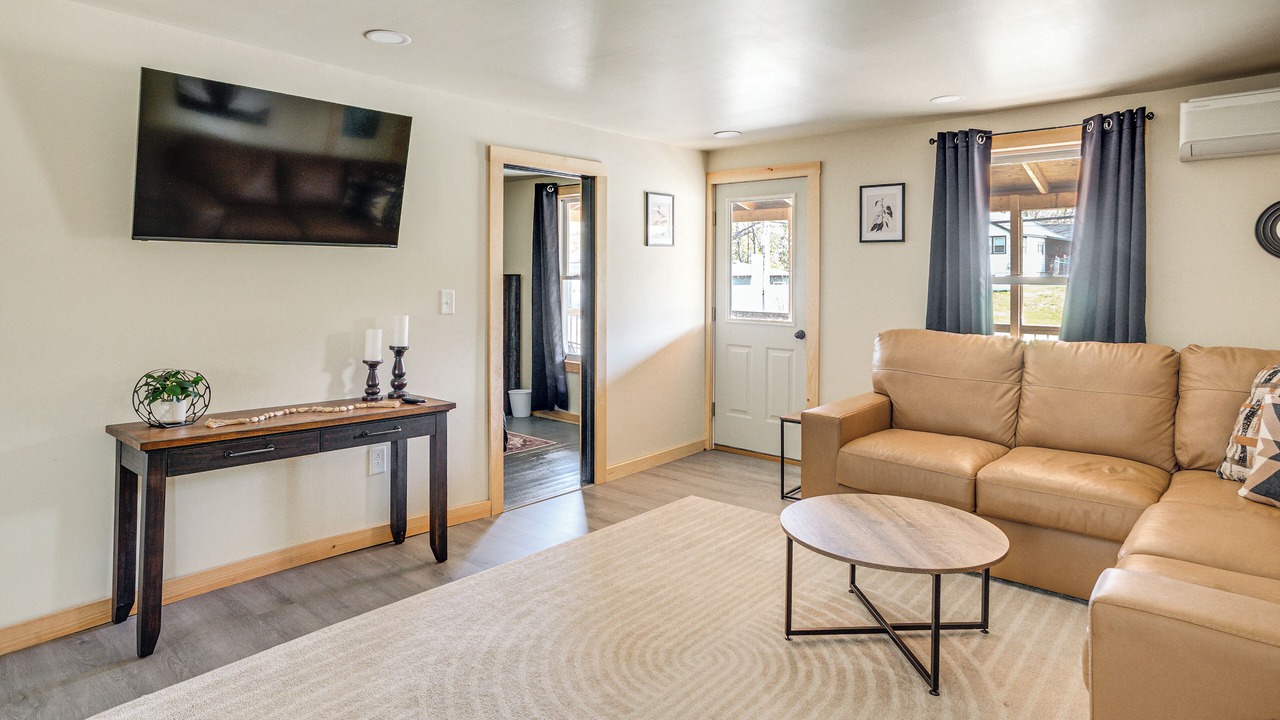 Photo of Livingroom in Moriah Center