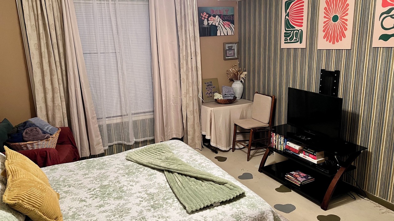 Photo of Bedroom in Northwest Los Angeles Heights
